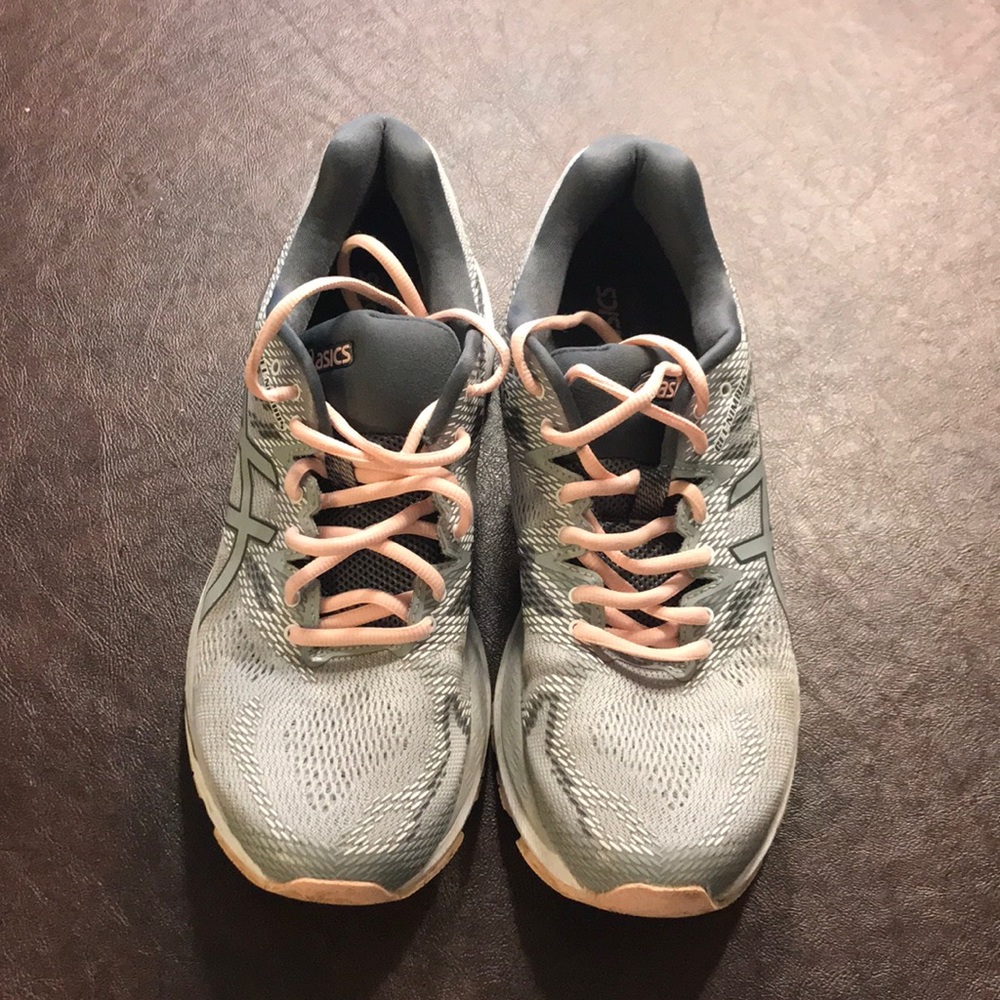 Ascis Gel Nimbus 20 Tennis Shoes